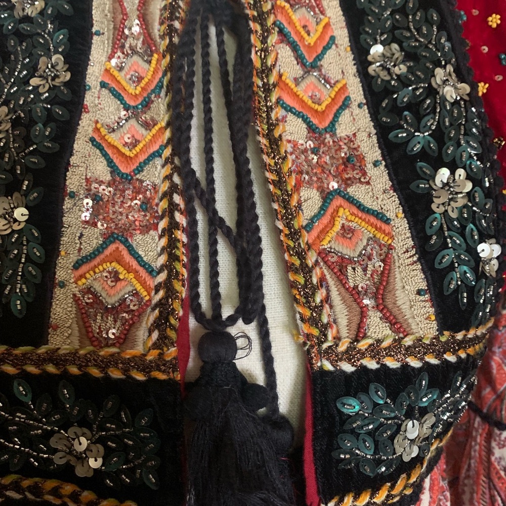 Zara ethnic beaded top - Picture 4 of 16